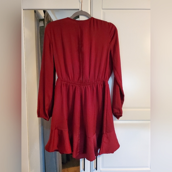 Express Ruffle Dress - Picture 2 of 4